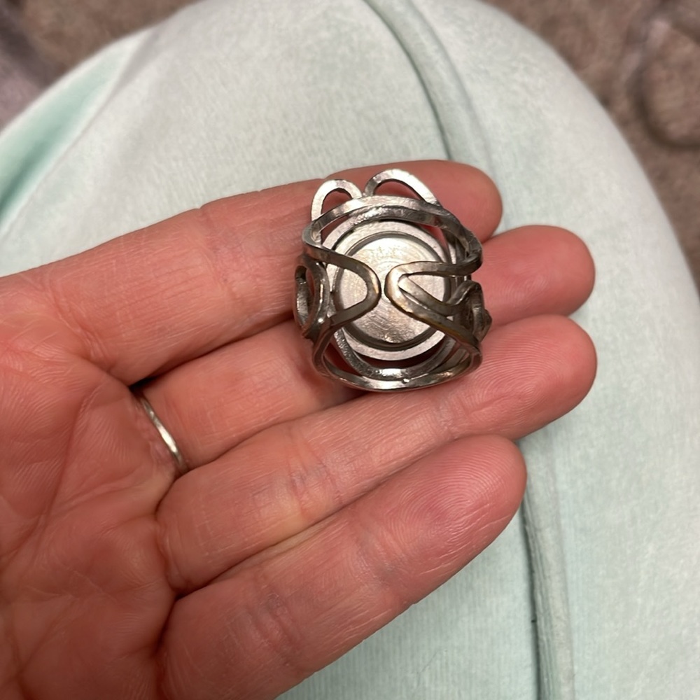 Ring - Picture 7 of 8